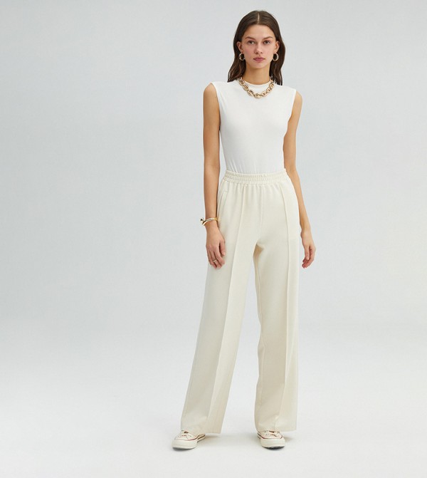 Touché Privé Touché Privé - Cream Regular Pants