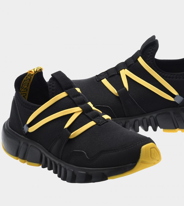 KLIN  - Black Casual Slip-On's