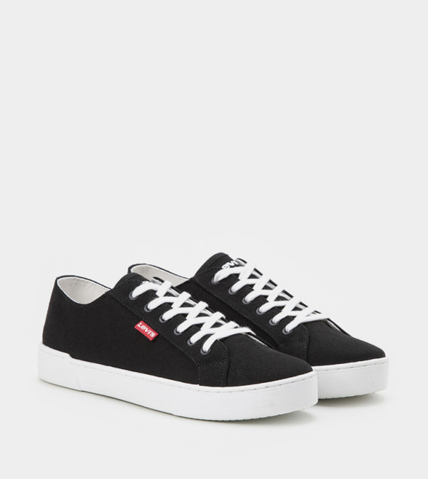 Levi's  - Black Low Top