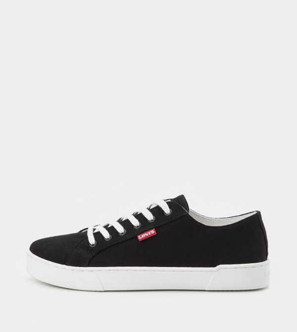 Levi's  - Black Low Top