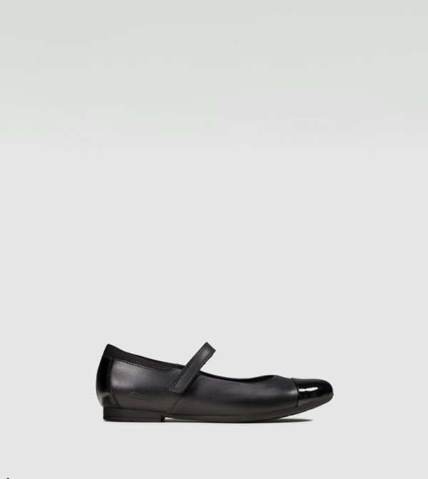 كلاركس  كلاركس  - أسود Formal Slip On