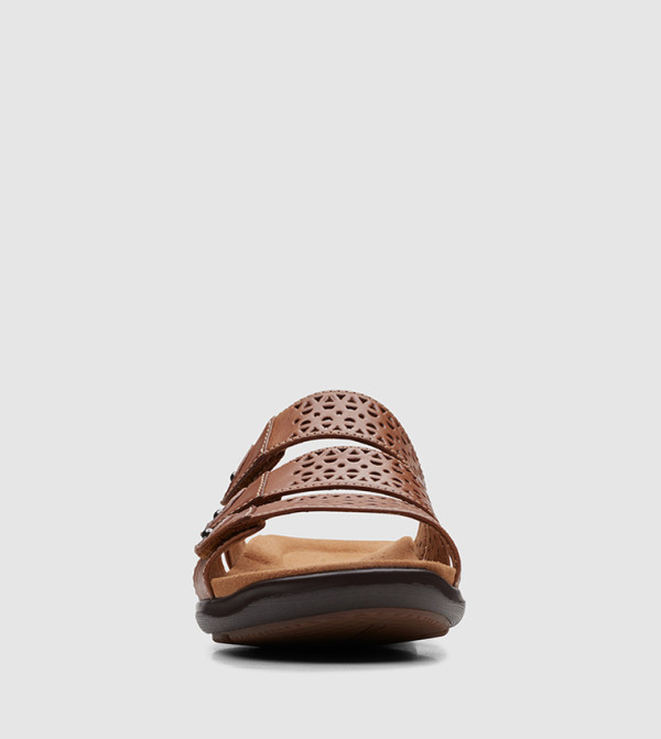 كلاركس  كلاركس  - حنطي Flat Sandals