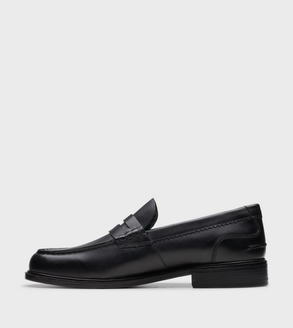 Clarks  Loafers & Moccasins - Black undefined