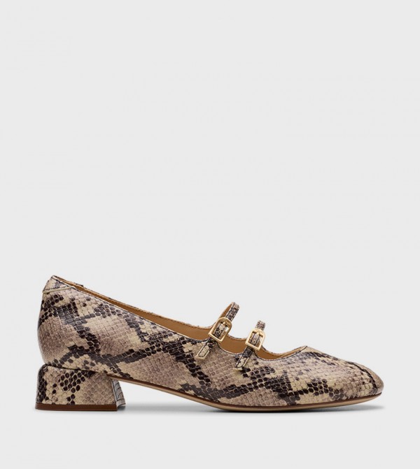 Clarks  Shoes - Beige Pumps