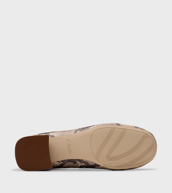 Clarks  Shoes - Beige Pumps