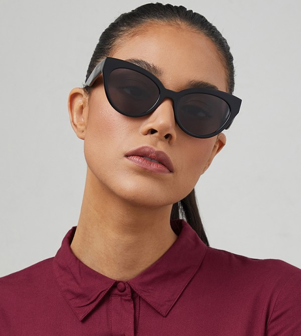 30 سندايز  - أسود Cat Eye