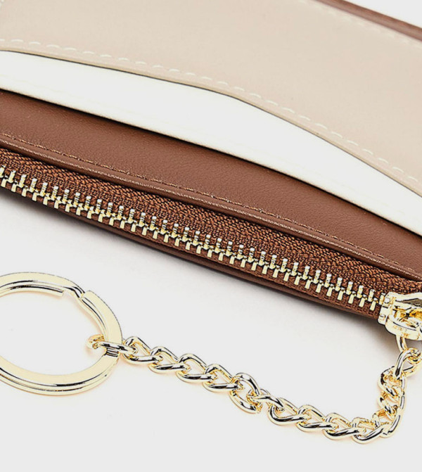 أر آند بي محافظ - بني حامل البطاقات