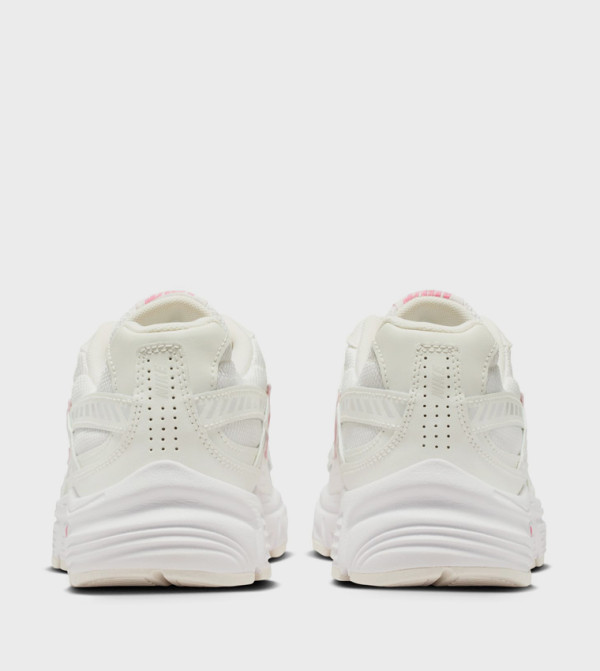 Nike  - Beige Low Top