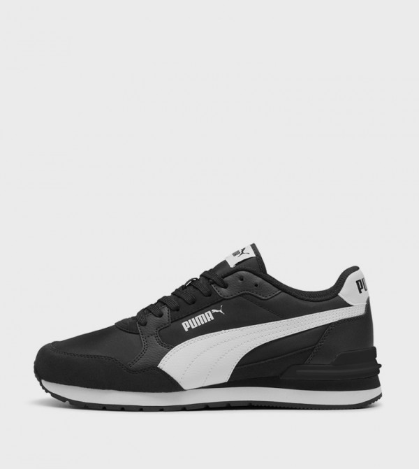 Puma Sneakers - Black Low Top