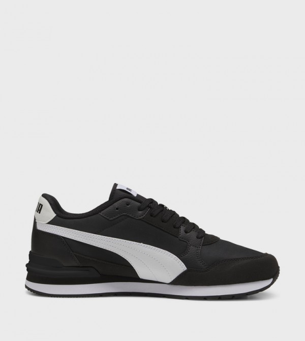 Puma Sneakers - Black Low Top