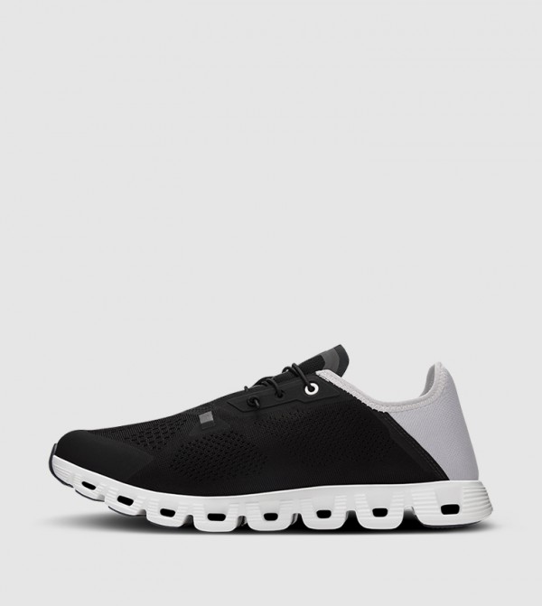 ON  Sneakers - Black Running Shoes