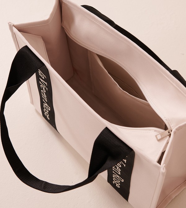 La Vie en Rose La Vie en Rose - Beige Tote Bags