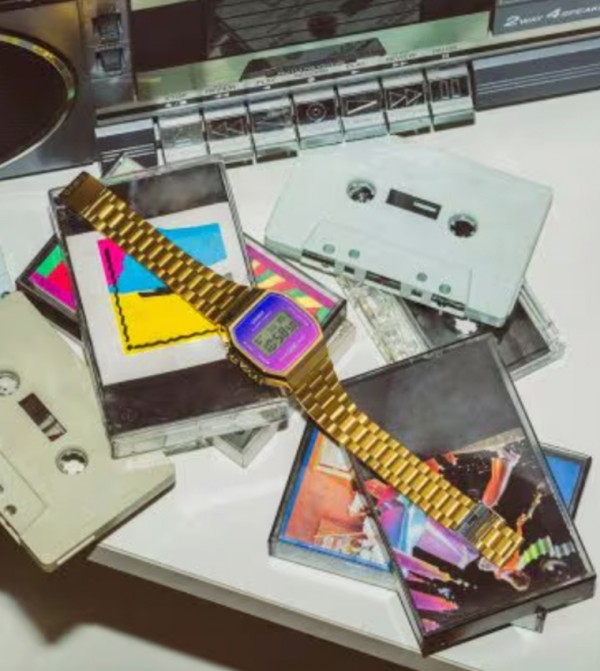 Casio  - Gold undefined