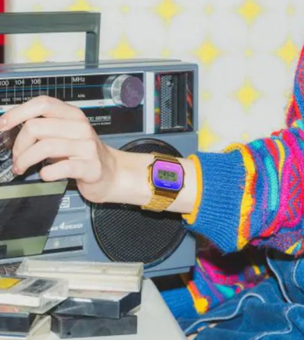 Casio  - Gold undefined