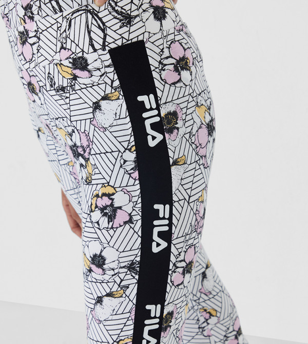 فيلا فيلا - متعدد ليقنز