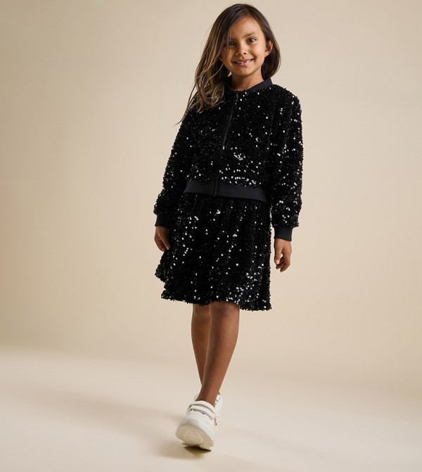 أر آند بي أر آند بي - أسود التنانير والفواصل