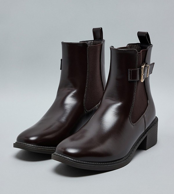 أر آند بي  - بني  Ankle length Boots