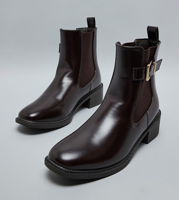 أر آند بي  - بني  Ankle length Boots