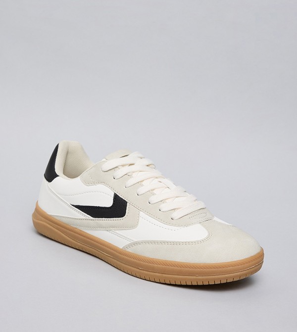 أر آند بي  أحذية سنيكرز - بيج أحذية برقبة منخفضة 