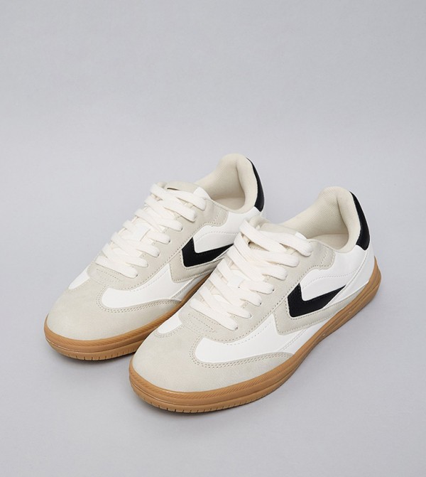 أر آند بي  أحذية سنيكرز - بيج أحذية برقبة منخفضة 