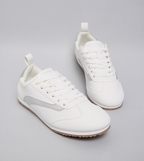 أر آند بي  أحذية سنيكرز - أبيض أحذية برقبة منخفضة 