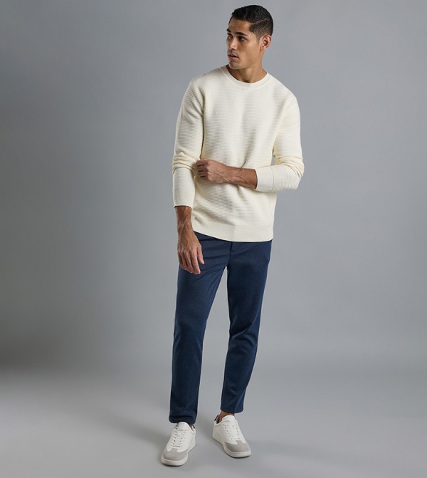 أر آند بي  سترات و كارديغانات  - أبيض Round Neck Sweaters