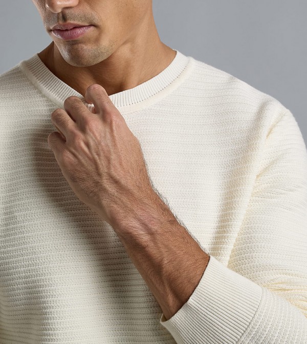 أر آند بي  سترات و كارديغانات  - أبيض Round Neck Sweaters