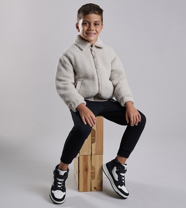 أر آند بي  ملابس الشتاء وملابس خارجية - عاجي  جاكيتات