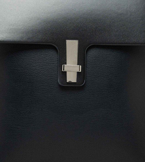 R&B R&B - Black undefined