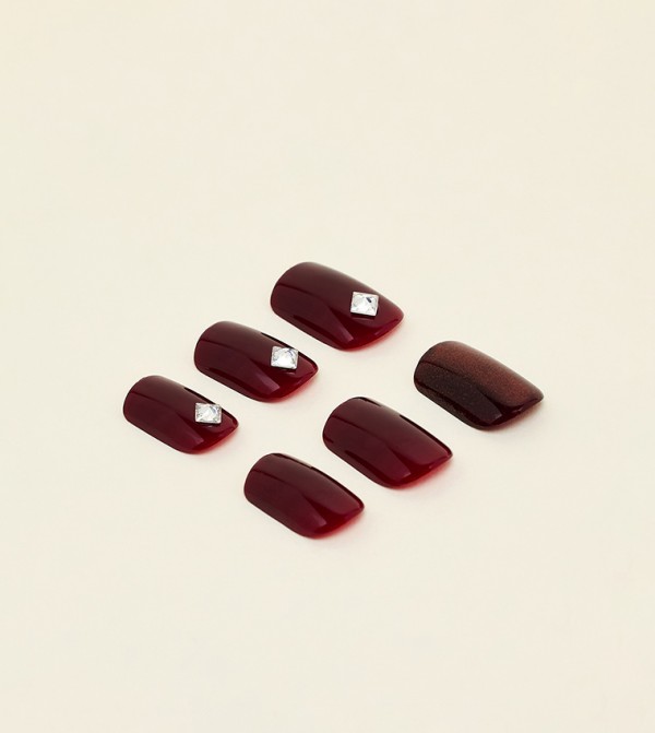 R&B  Beauty - Maroon Nail Accessories