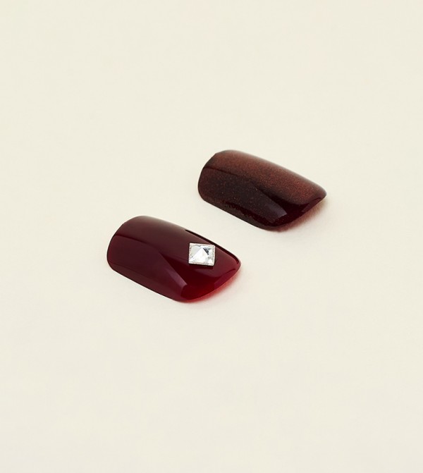 R&B  Beauty - Maroon Nail Accessories