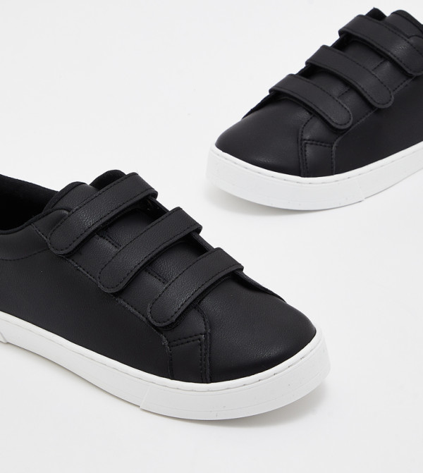 Levi's  - Black Mid Top