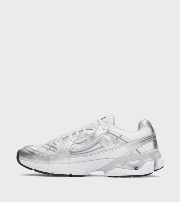 Under Armour Sneakers - White Low Top