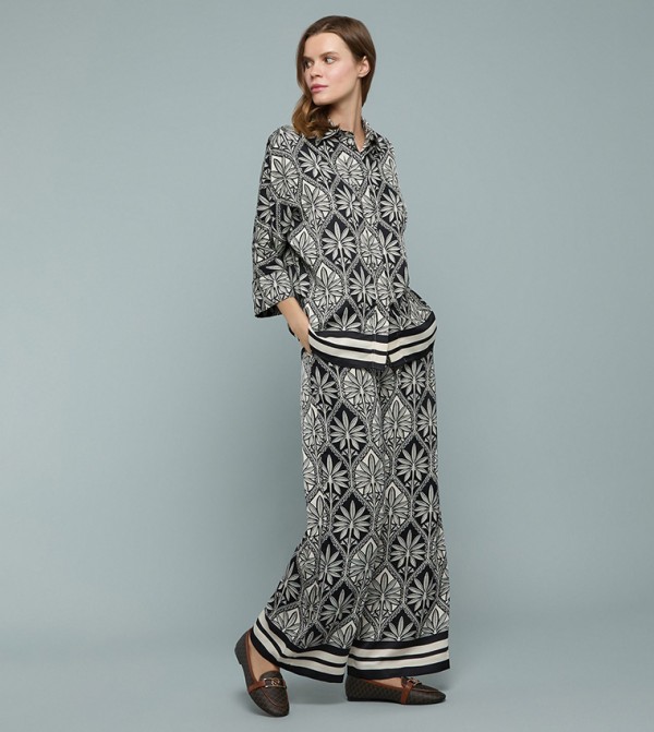 R&B R&B - Brown undefined