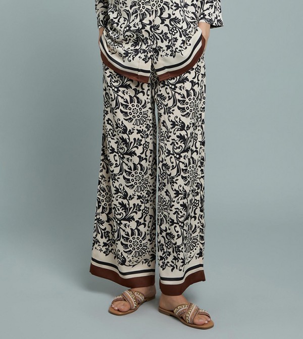 أر آند بي - بني Flat Sandals