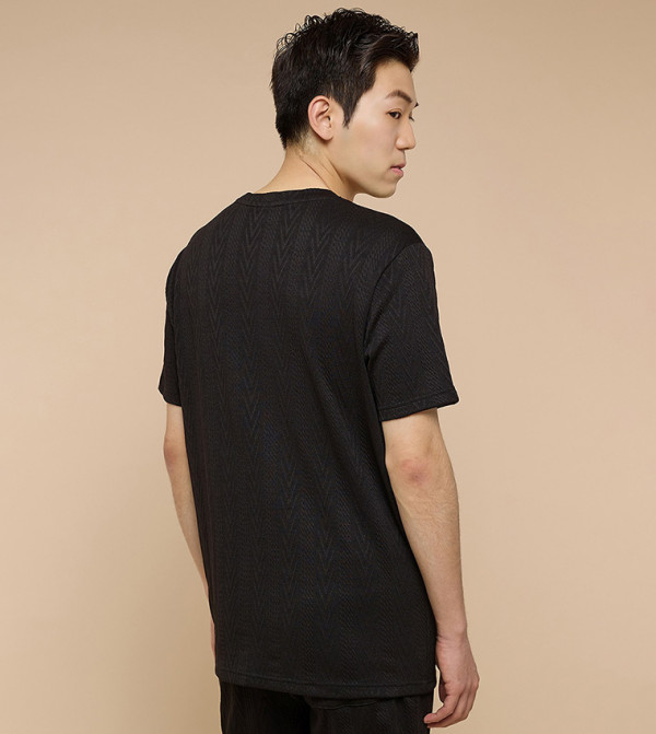 أر آند بي أر آند بي - أسود Round Neck T-Shirts
