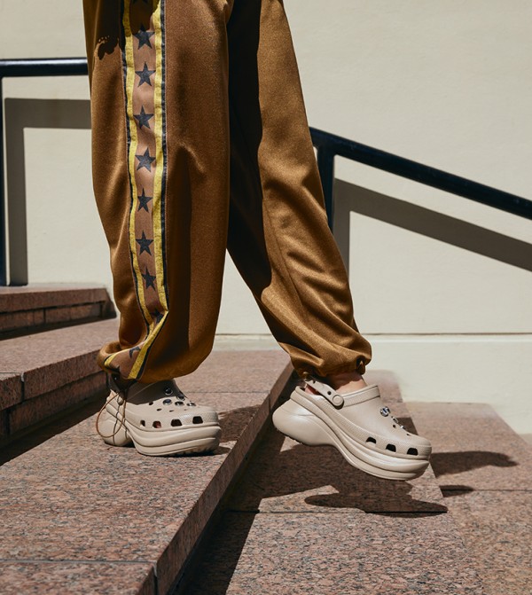 كروكس أحذية - بني undefined