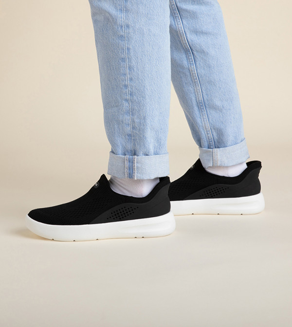 Crocs  Sneakers - Black Low Top