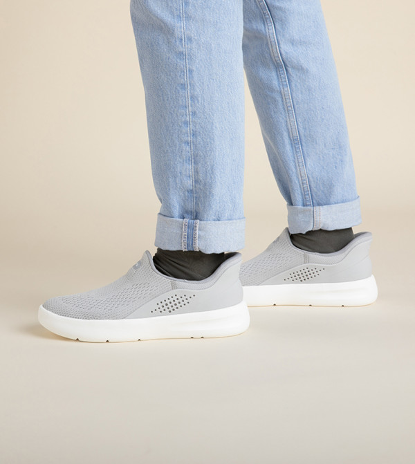 كروكس كروكس - رمادي أحذية برقبة منخفضة