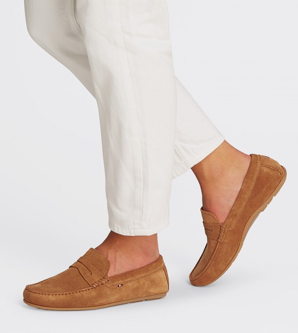 Tommy Hilfiger  Loafers & Moccasins - Brown undefined