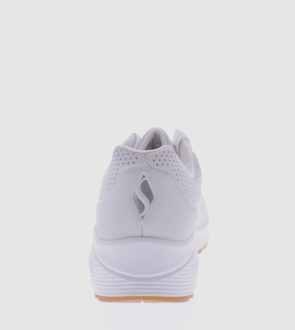 Skechers  - White Low Top
