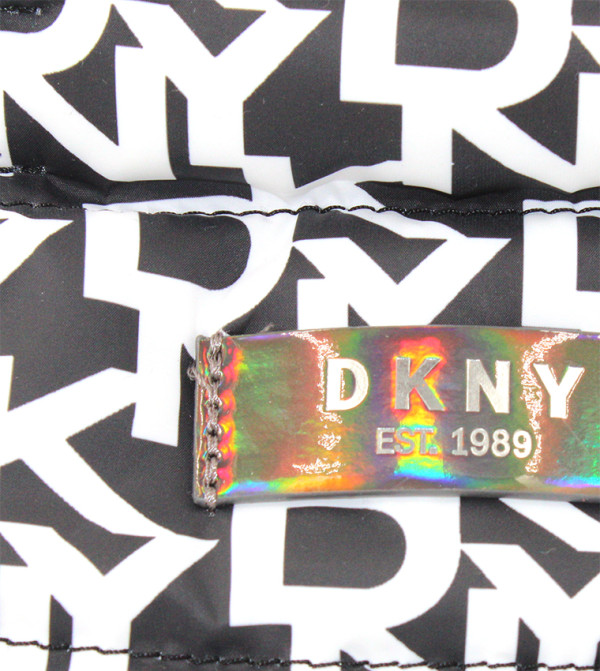 دكني دي كيه إن واي - أسود منظمو مستحضرات التجميل