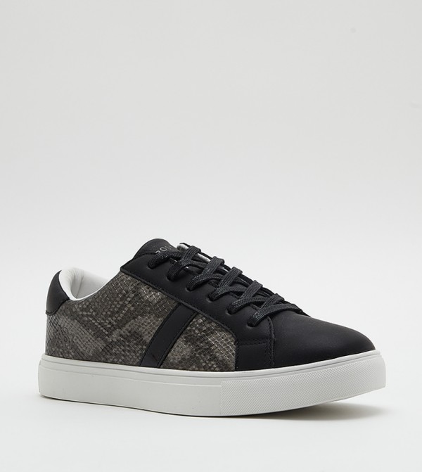 ايروبوستال - أسود أحذية برقبة منخفضة