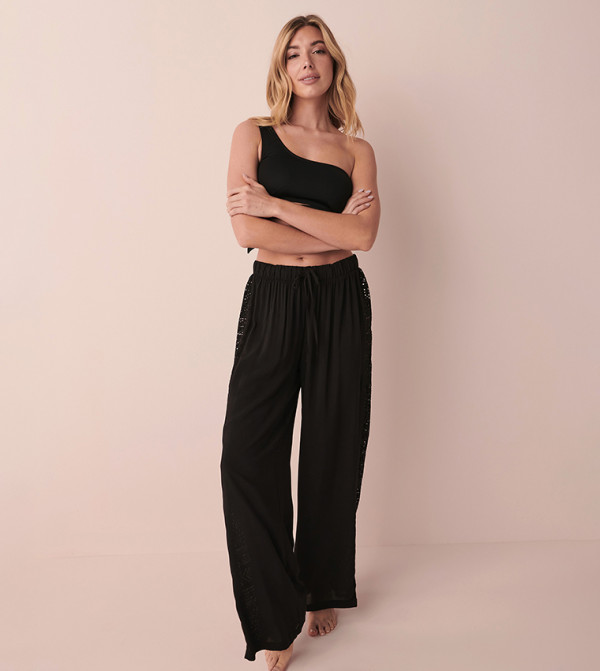 La Vie en Rose La Vie en Rose - Black Regular Pants