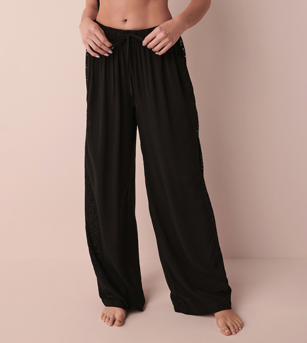 La Vie en Rose La Vie en Rose - Black Regular Pants