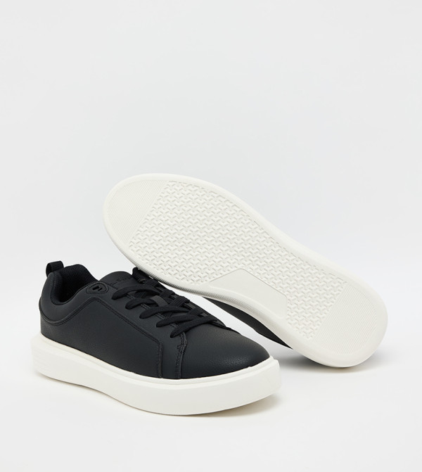 Ben Sherman - Black Low Top