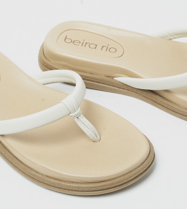 بيرا ريو  - أوف وايت  Flat Sandals