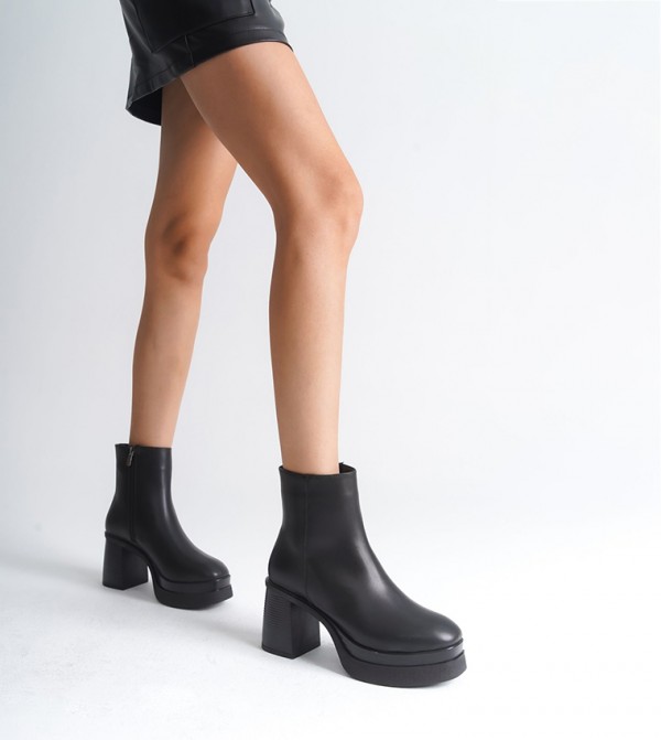 Capone Outfitters - Outlet  - Black Ankle length Boots