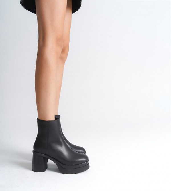 Capone Outfitters - Outlet  - Black Ankle length Boots
