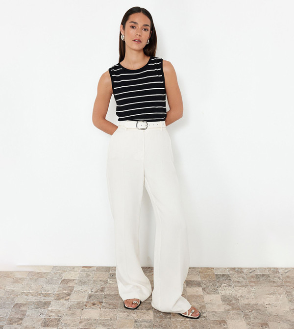 ترينديول ترينديول - أسود Sleeveless Tops